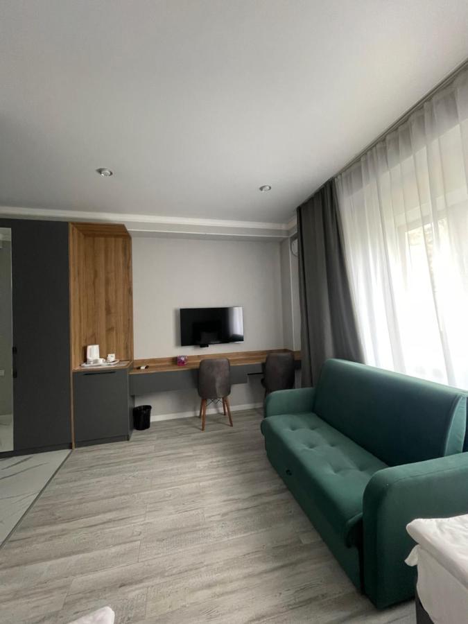 Dosman Hotel Bisjkek Eksteriør bilde