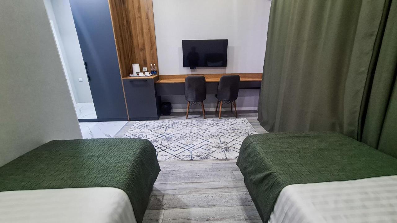 Dosman Hotel Bisjkek Eksteriør bilde