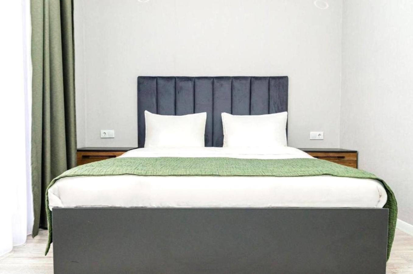 Dosman Hotel Bisjkek Eksteriør bilde