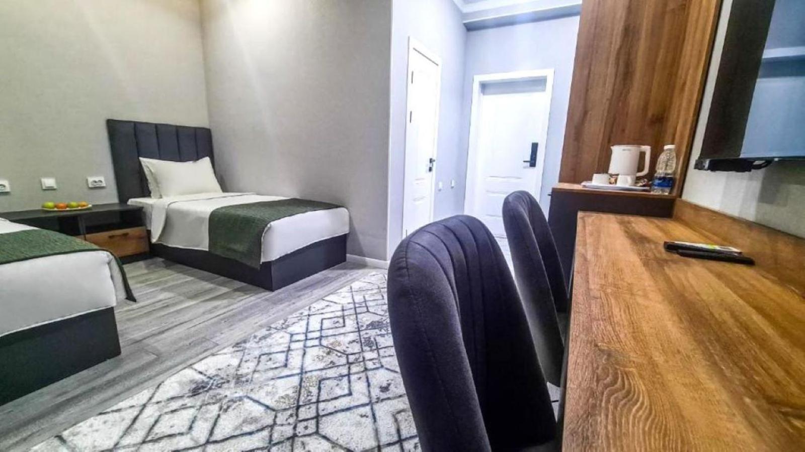 Dosman Hotel Bisjkek Eksteriør bilde