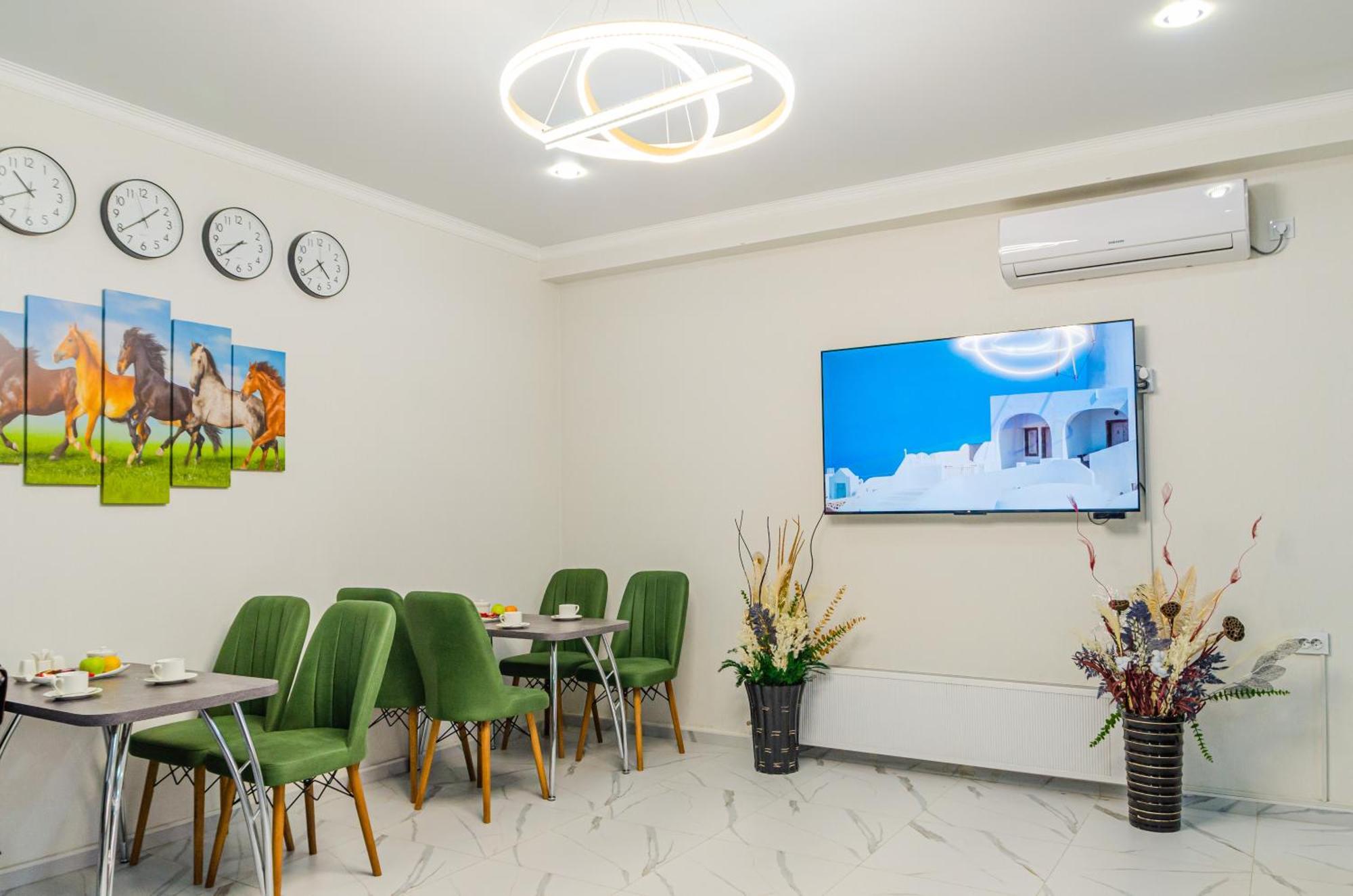 Dosman Hotel Bisjkek Eksteriør bilde
